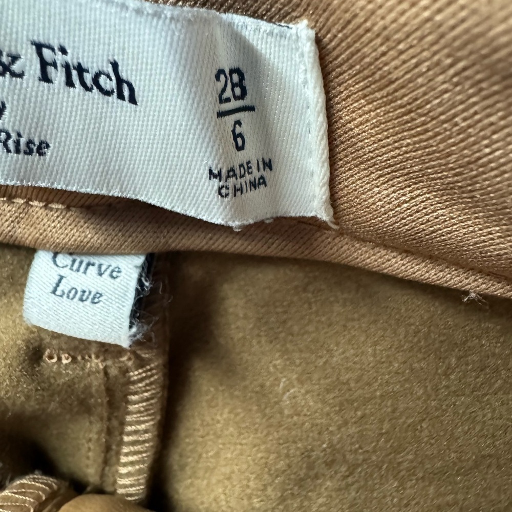 Abercrombie & Fitch NWT Curve
Love Skinny Ultra High-Rise faux leather pants - Picture 4 of 5